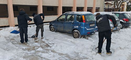 Rendkívüli hóhelyzet! A Borosos diákok segítenek!